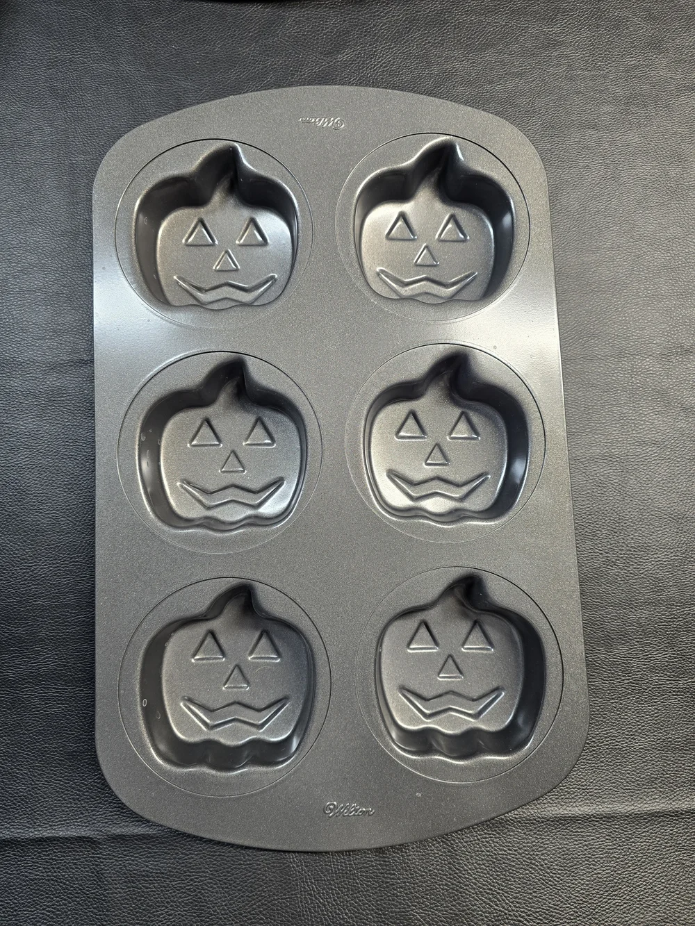 Wilton Halloween Baking Pan Set - Black with Orange Accent